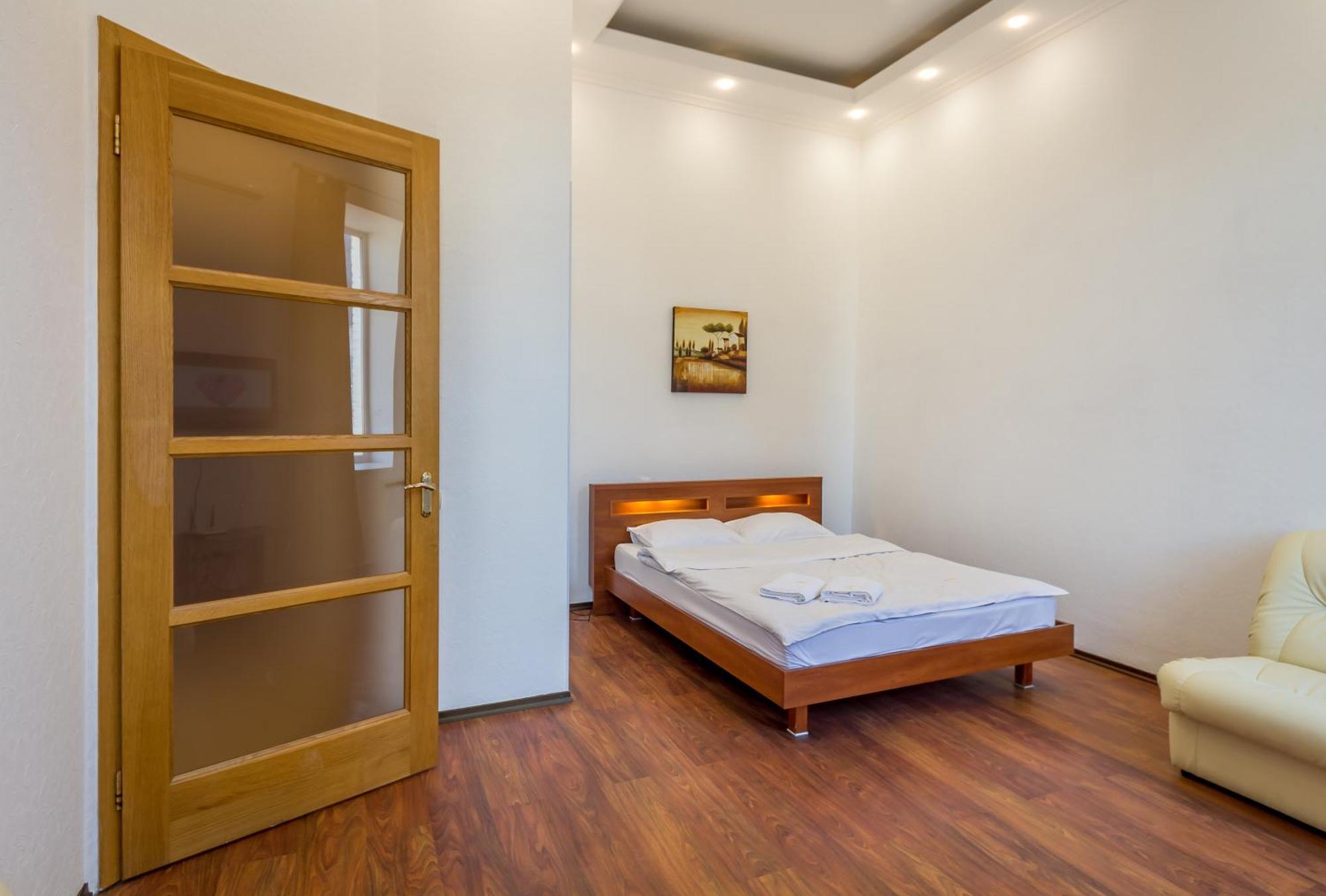 Central Apartments เคียฟ ภายนอก รูปภาพ