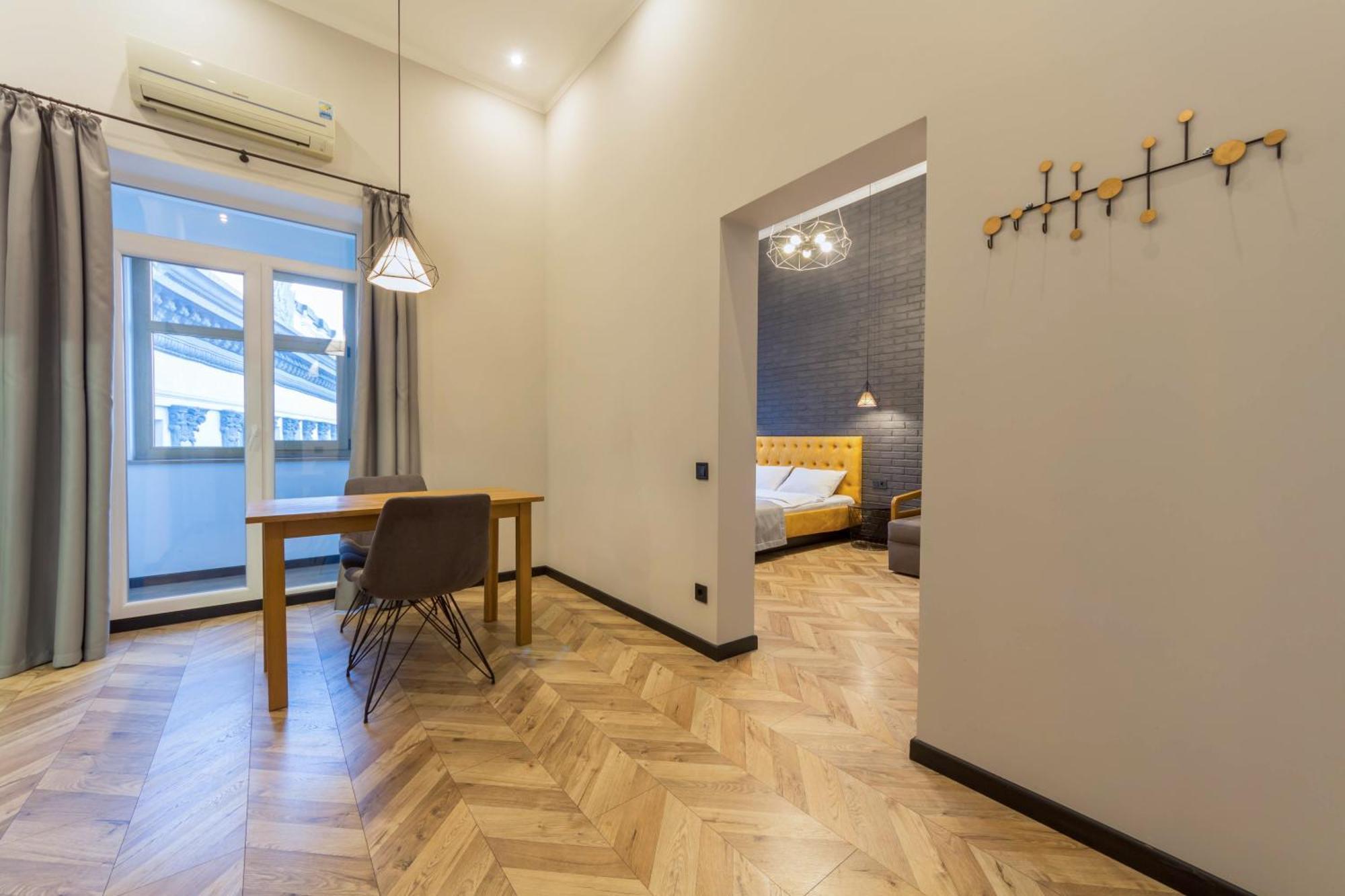 Central Apartments เคียฟ ภายนอก รูปภาพ